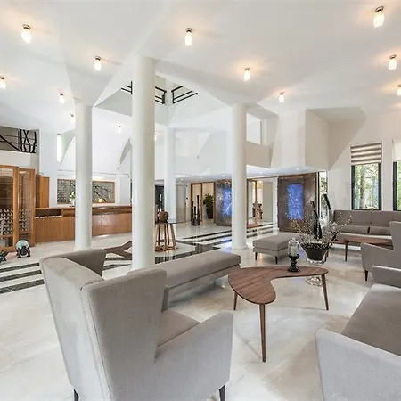 Szálloda Avra Boutique 4*